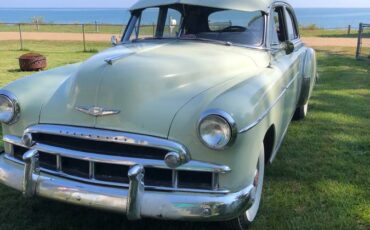 Chevrolet-4dr-sedan-deluxe-1949