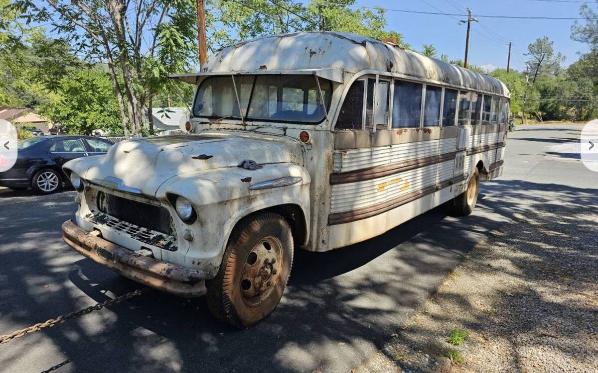 Chevrolet-Bus-1957-1