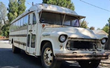 Chevrolet-Bus-1957