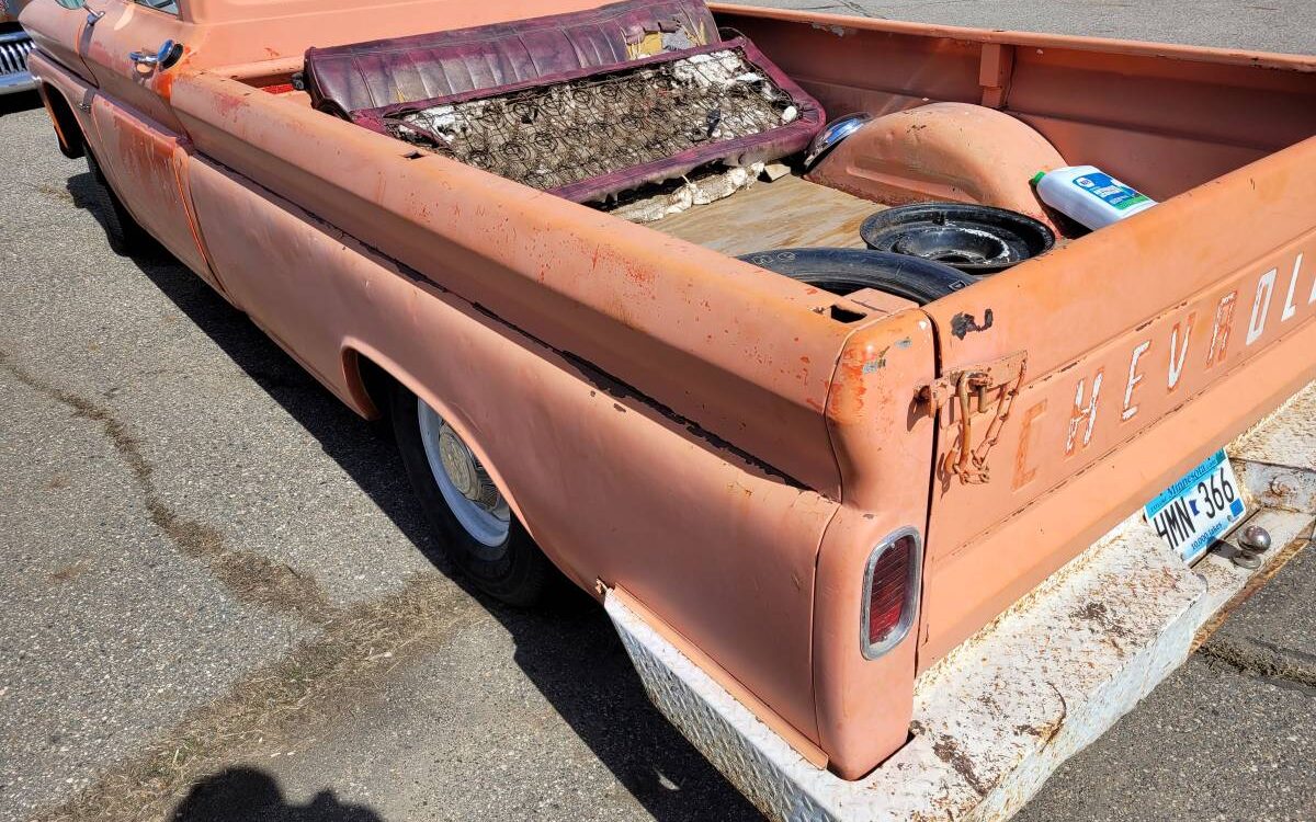 Chevrolet-C10-custom-deluxe-1965-2