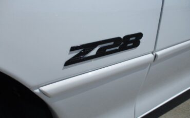 Chevrolet-Camaro-Z28-Coupe-1994-32