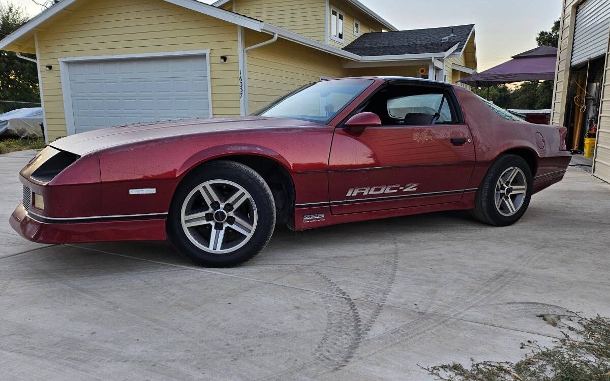 Chevrolet-Camaro-iroc-z28-1987-1