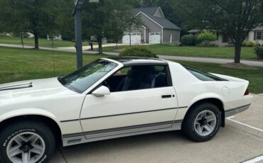 Chevrolet-Camaro-z-28-1984-2