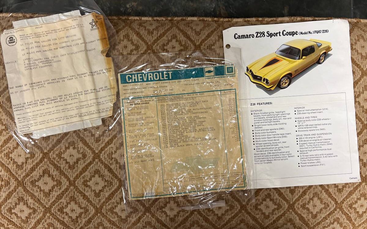 Chevrolet-Camaro-z28-1977-14