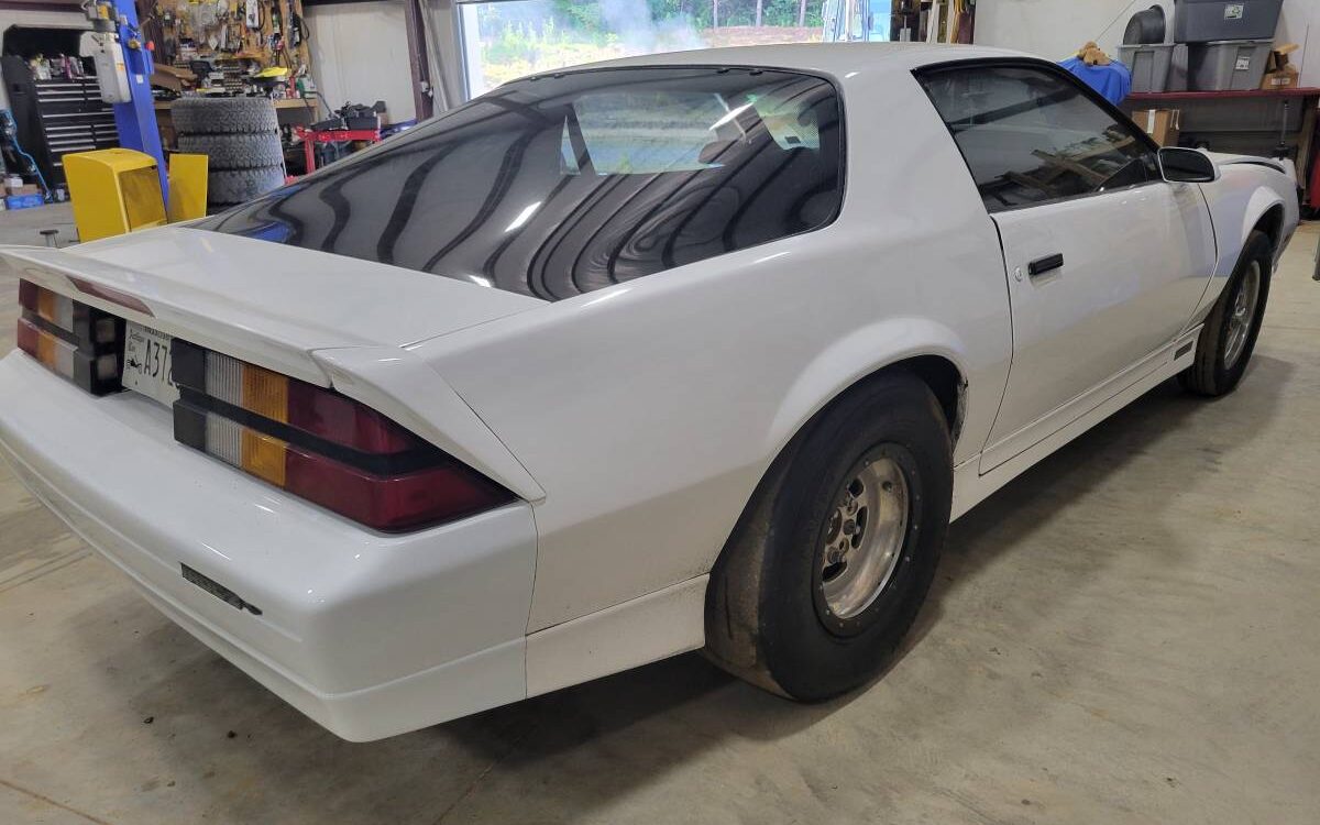 Chevrolet-Camaro-z28-1987