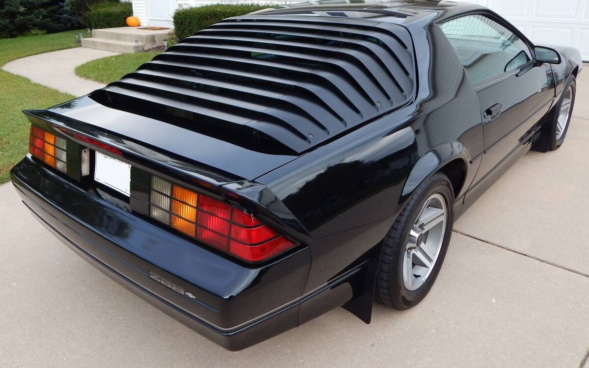 Chevrolet-Camaro-z28-1987-2