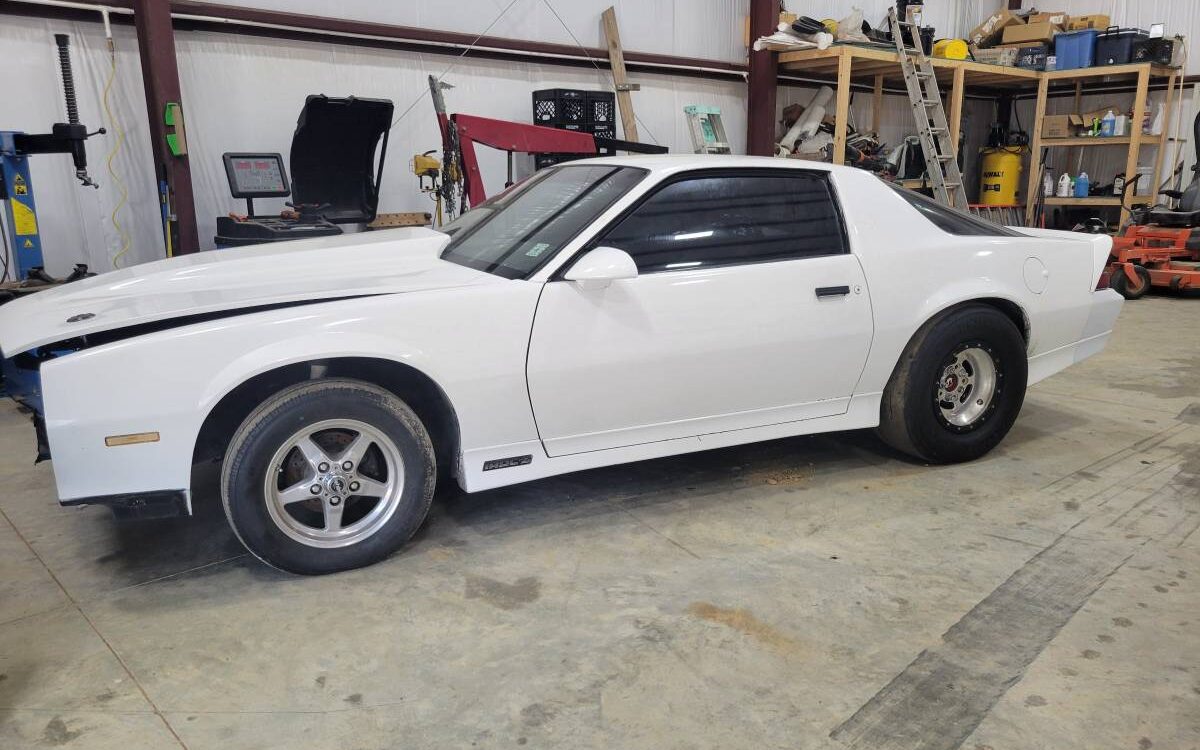 Chevrolet-Camaro-z28-1987-2