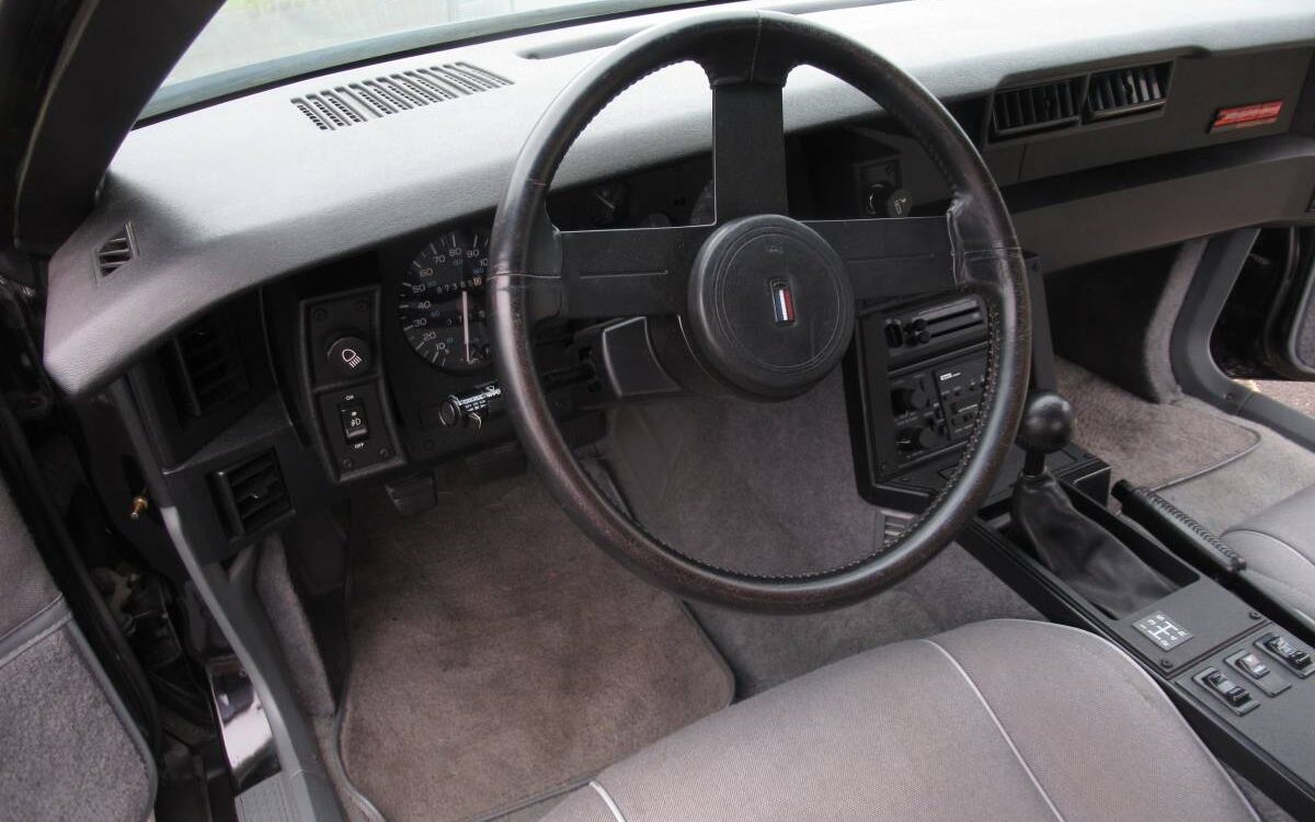 Chevrolet-Camaro-z28-1987-8