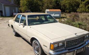 Chevrolet-Caprice-classic-1985-3