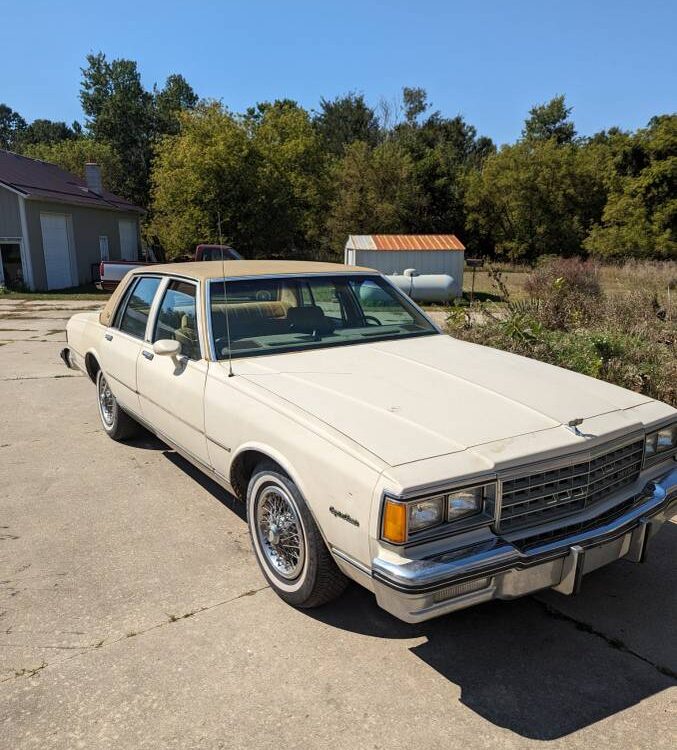 Chevrolet-Caprice-classic-1985-3