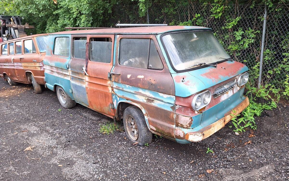 Chevrolet-Corvair-greenbrier-vans-1960-1