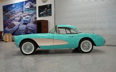 Chevrolet-Corvette-1957-2