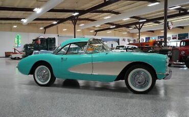 Chevrolet-Corvette-1957-3