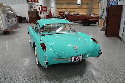 Chevrolet-Corvette-1957-5