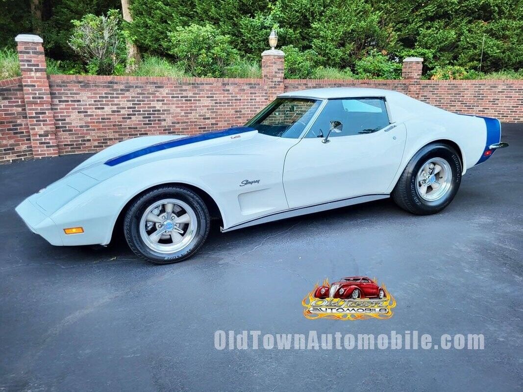 Chevrolet-Corvette-1973-3