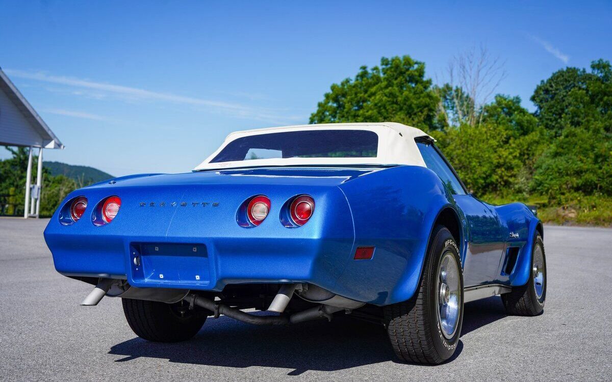 Chevrolet-Corvette-1974-10