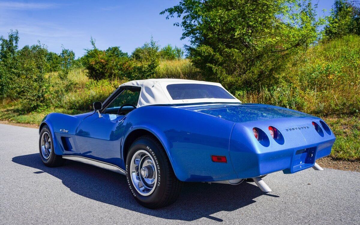 Chevrolet-Corvette-1974-13