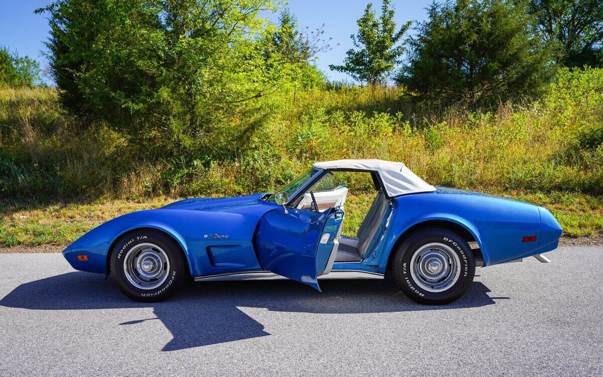 Chevrolet-Corvette-1974-24