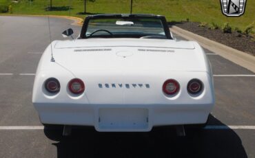 Chevrolet-Corvette-1974-4