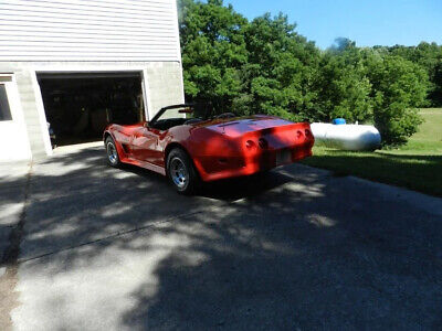 Chevrolet-Corvette-1975-4