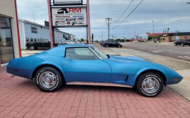 Chevrolet-Corvette-1976