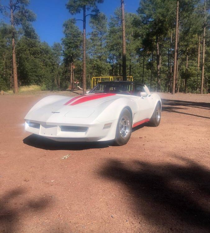 Chevrolet-Corvette-1980-1