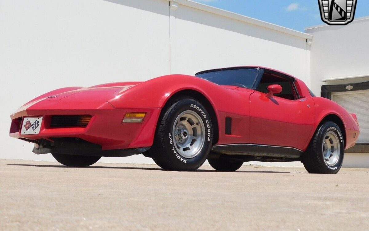 Chevrolet-Corvette-1980-3