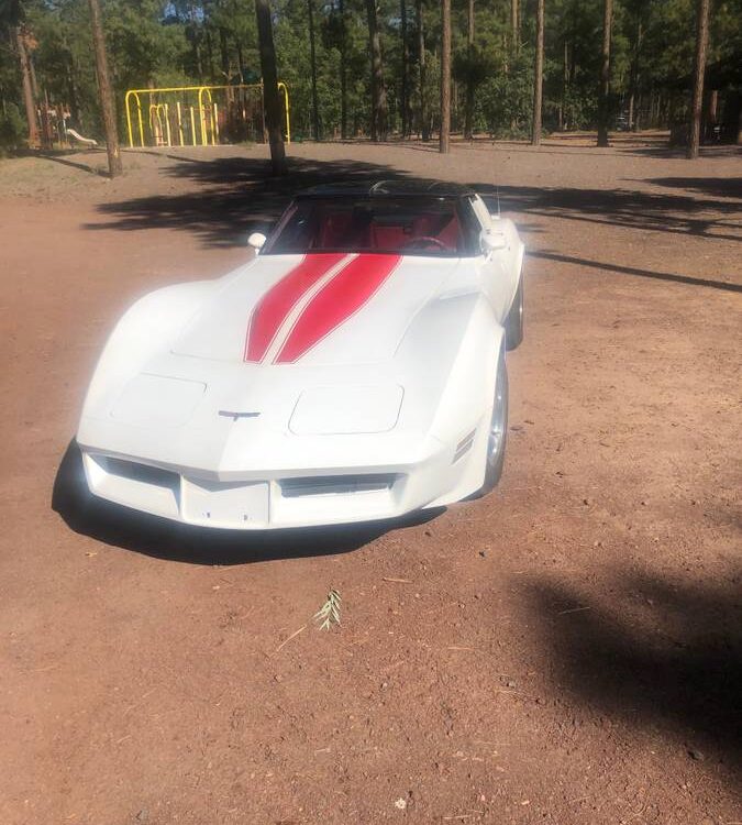 Chevrolet-Corvette-1980