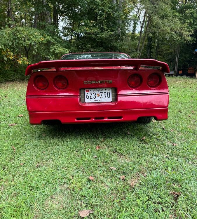 Chevrolet-Corvette-1984-1