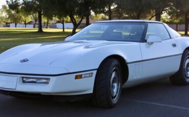 Chevrolet-Corvette-1984