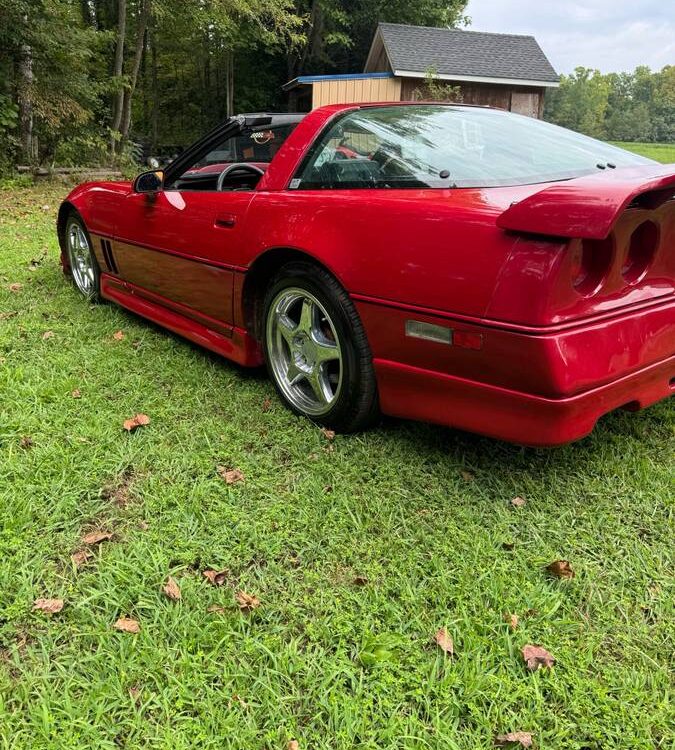 Chevrolet-Corvette-1984-2