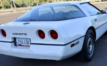 Chevrolet-Corvette-1984-4