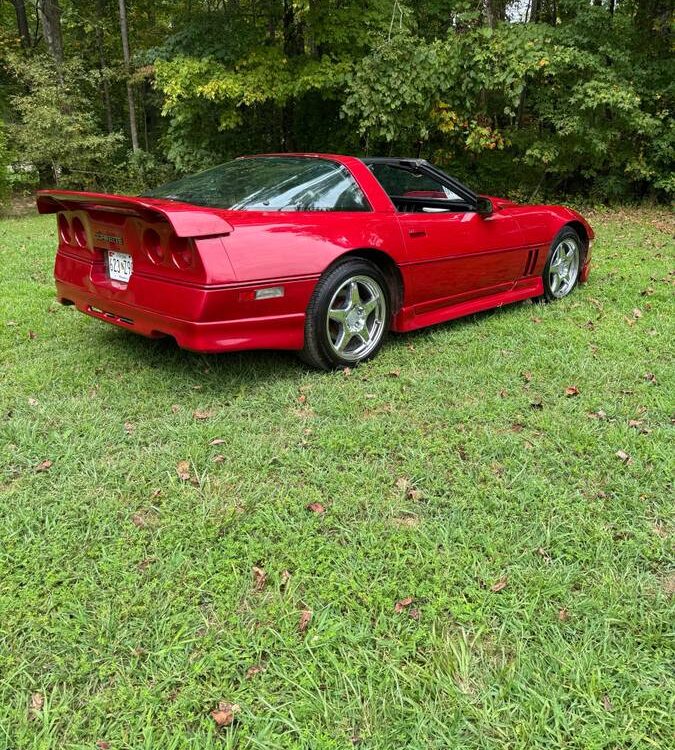 Chevrolet-Corvette-1984