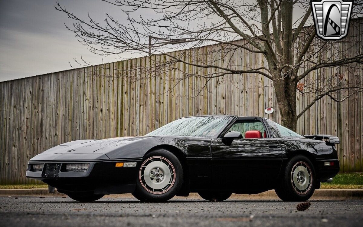 Chevrolet-Corvette-1986-2