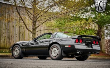 Chevrolet-Corvette-1986-4