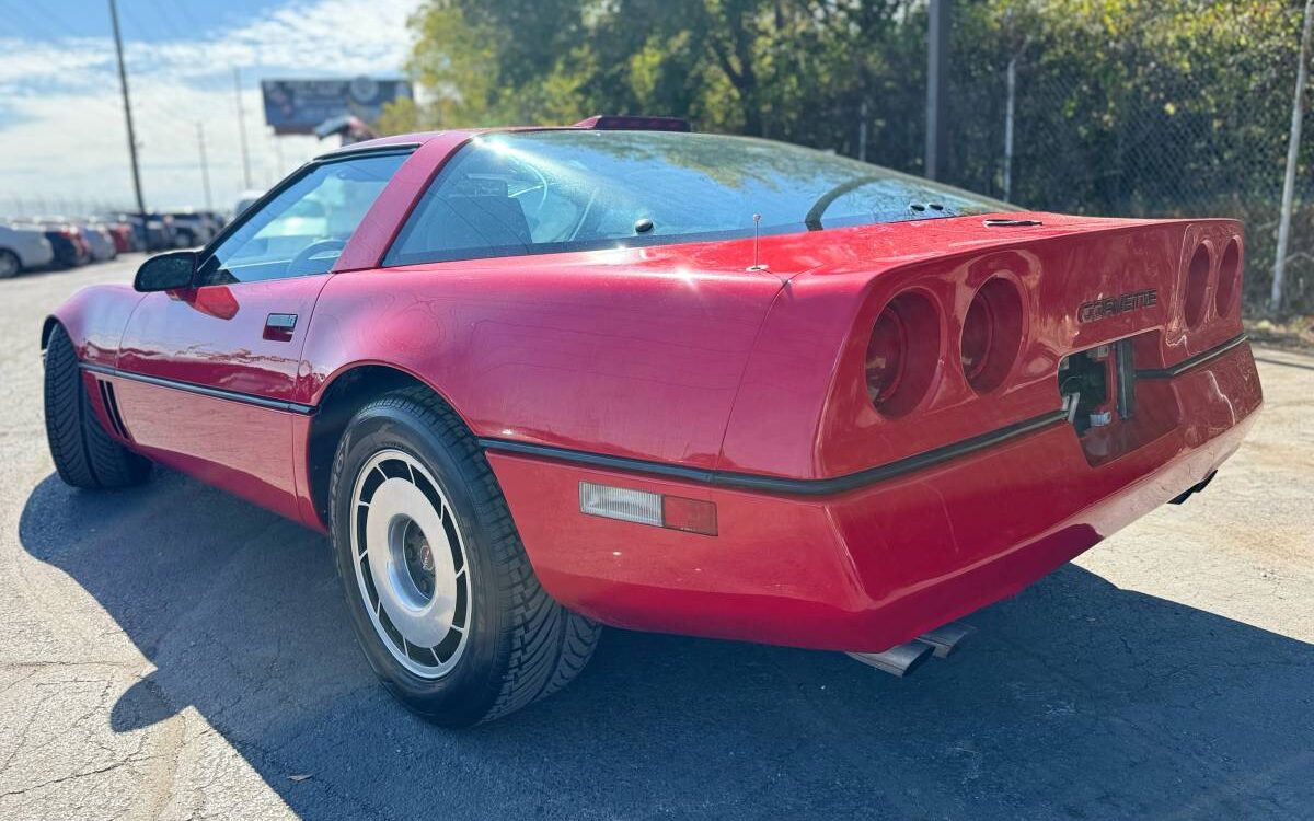 Chevrolet-Corvette-1987-3