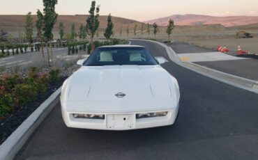 Chevrolet-Corvette-1988-1