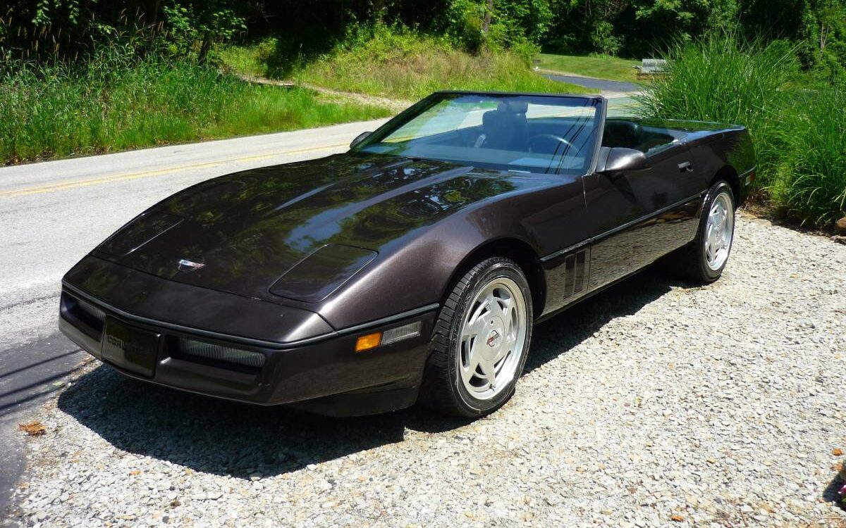 Chevrolet-Corvette-1989