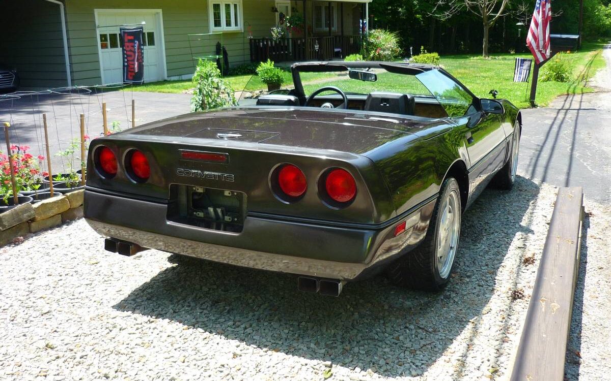 Chevrolet-Corvette-1989-4