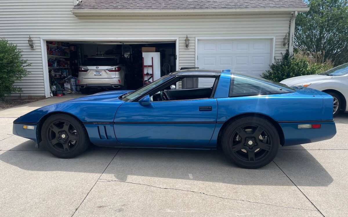 Chevrolet-Corvette-1990-1