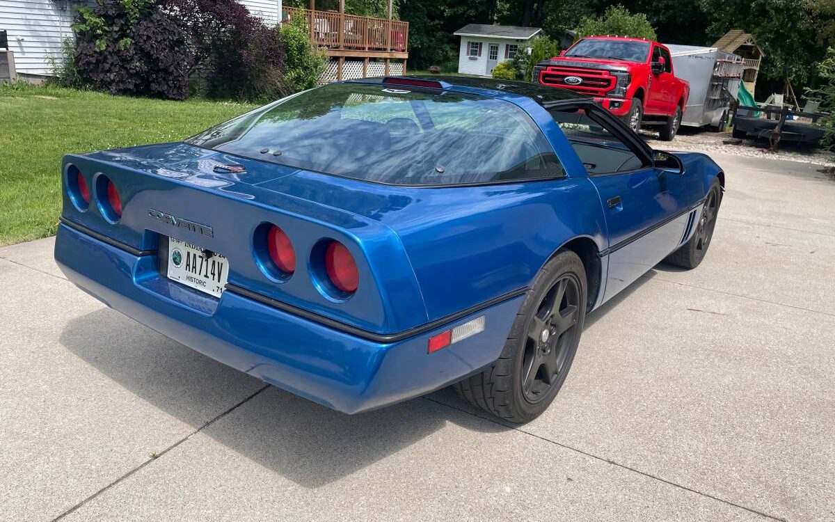 Chevrolet-Corvette-1990-8