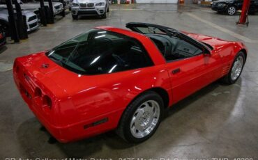 Chevrolet-Corvette-1993-5