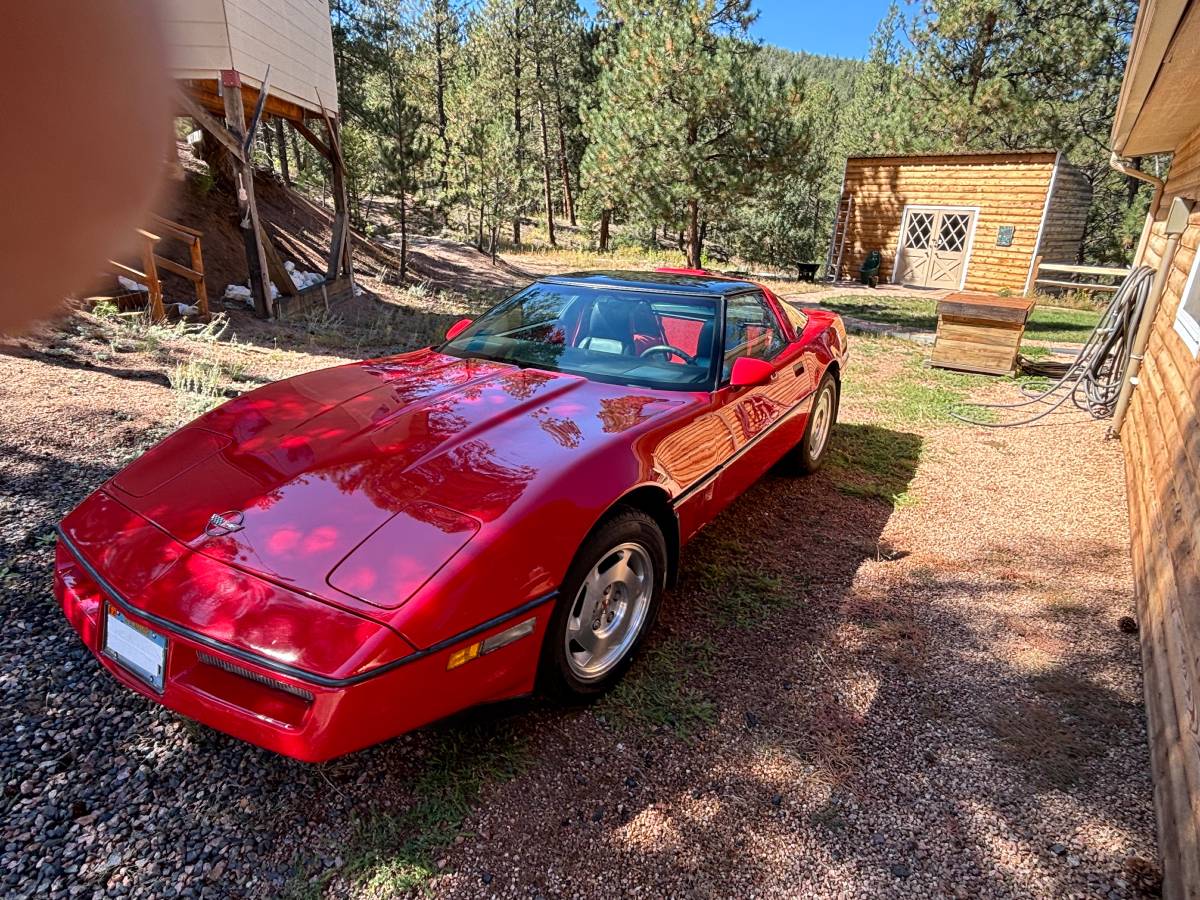 Chevrolet-Corvette-2dr-cpe-1988-1