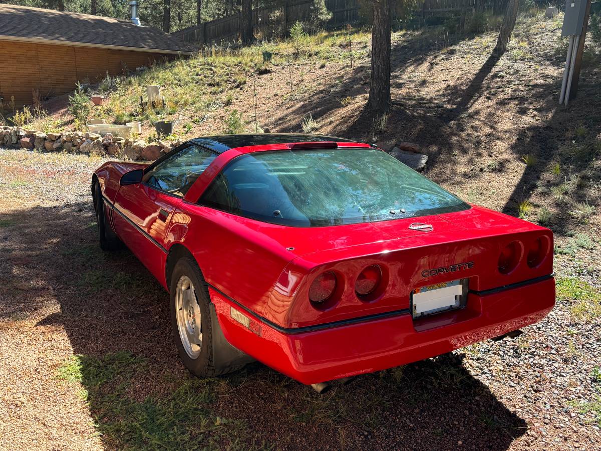 Chevrolet-Corvette-2dr-cpe-1988-2