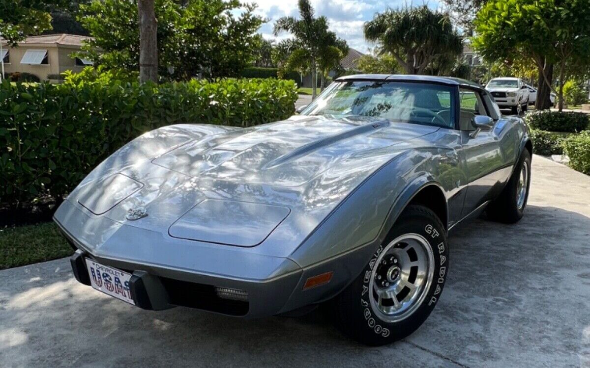 Chevrolet-Corvette-Coupe-1978-5