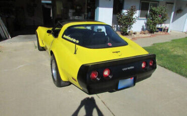 Chevrolet-Corvette-Coupe-1981-5