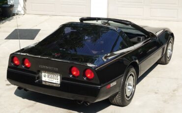 Chevrolet-Corvette-Coupe-1985-1