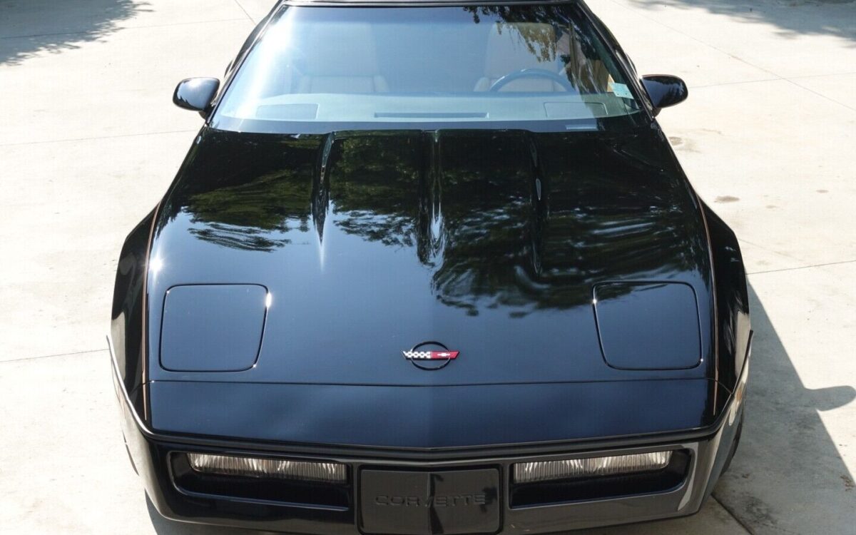 Chevrolet-Corvette-Coupe-1985-4