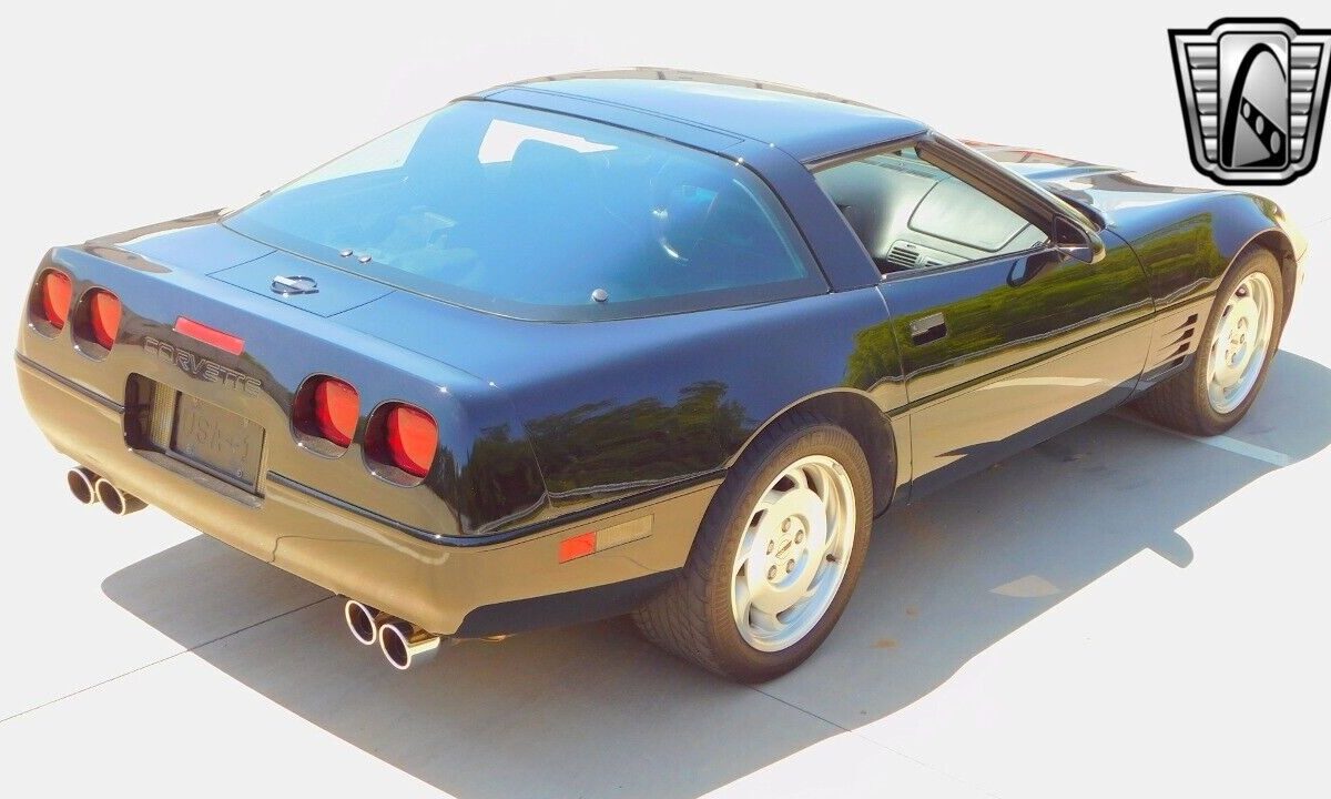 Chevrolet-Corvette-Coupe-1994-10