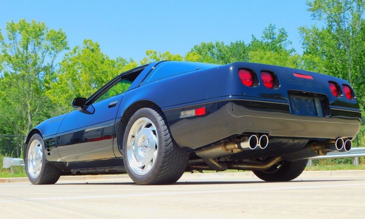 Chevrolet-Corvette-Coupe-1994-8